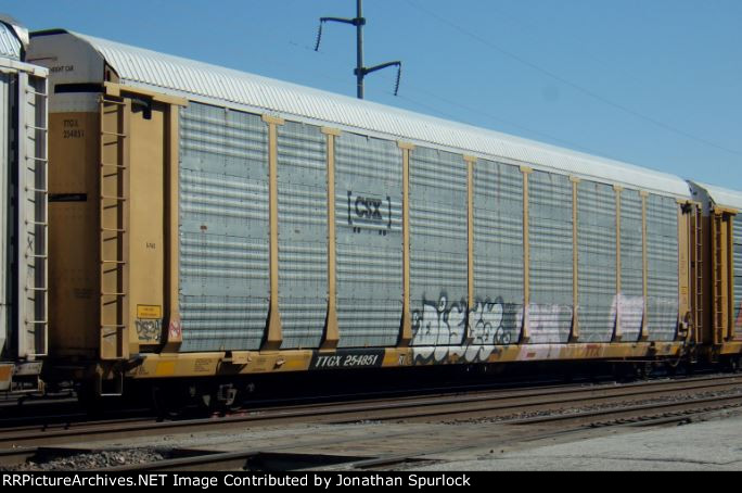 TTGX 254851 with CSX rack B-7662